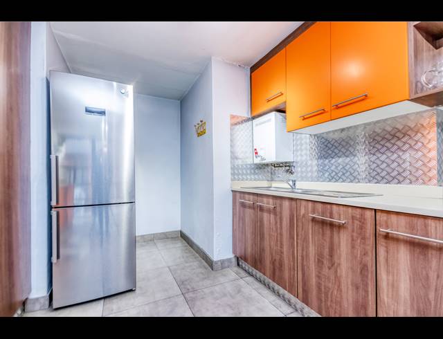 625M² OFFICE FOR SALE IN PARKTOWN